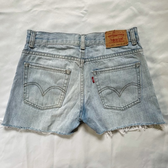 Levi’s 511 Cutoff Shorts Light Wash - Picture 2 of 3